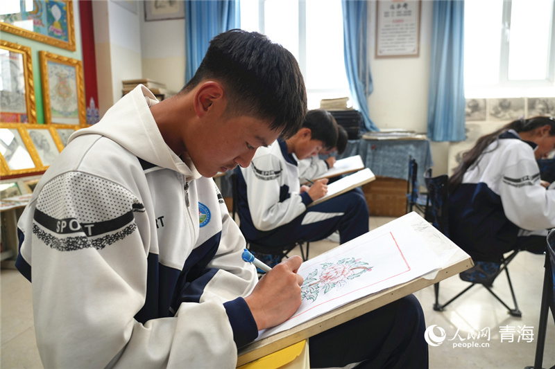 4.17青海同仁：排进课表的非遗 不让传统文化“留级”4.jpg