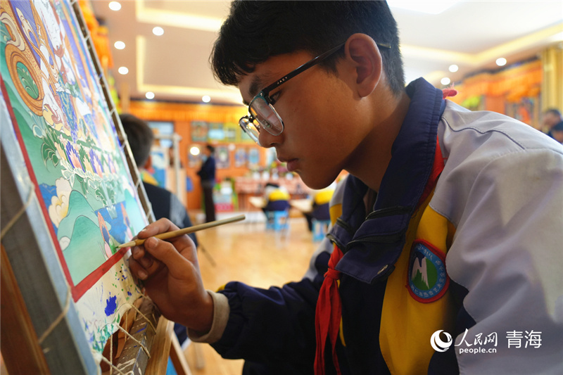 4.17青海同仁：排进课表的非遗 不让传统文化“留级”5.jpg