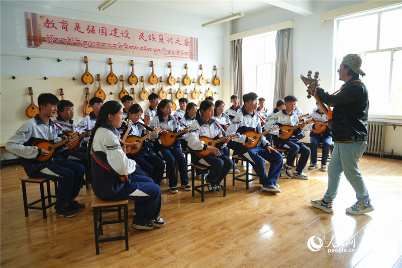 4.17青海同仁：排进课表的非遗 不让传统文化“留级”8.jpg