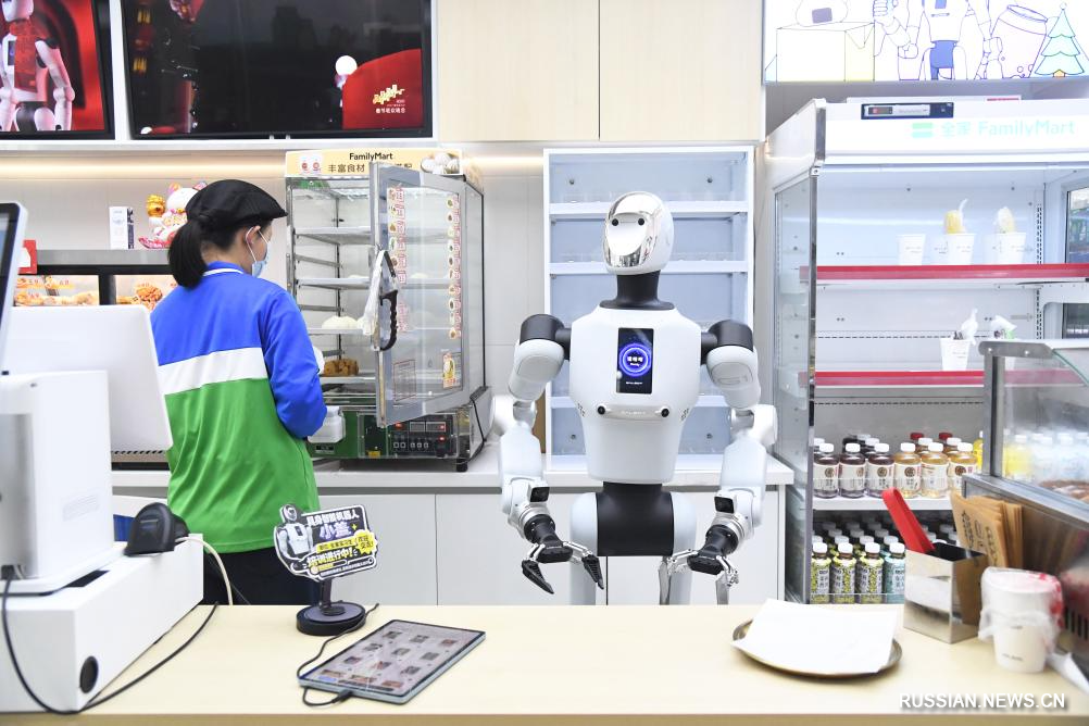 4.23机器人入职便利店3.jpg