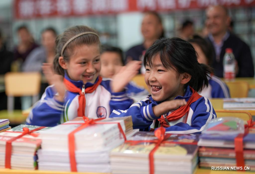 4.23新疆新和书香润南疆 阅读沁人心4.jpg