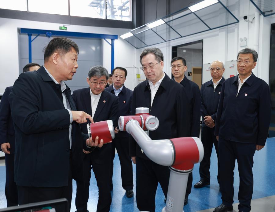 5.9丁薛祥在调研基础研究时强调：深入贯彻落实加强基础研究座谈会精神 全面提升基础研究水平和原始创新能力1.jpg