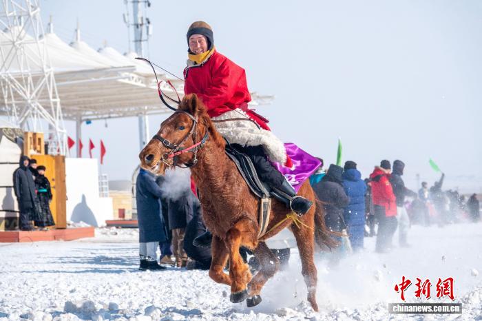 2.3驭雪奔腾赴新春! “辽阔草原·锡林郭勒”冬季“马超”总决赛开赛2.jpg