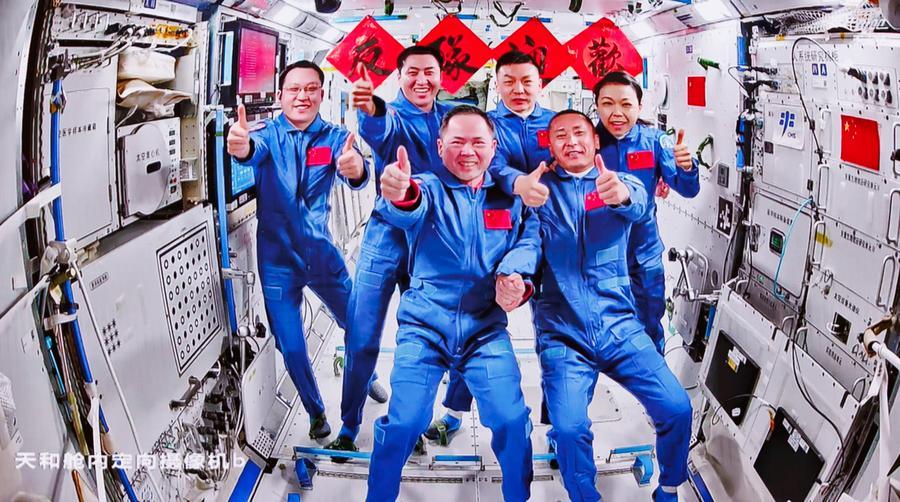 5.29即将回家的神舟二十一号乘组，刷新中国航天员多项纪录.jpg