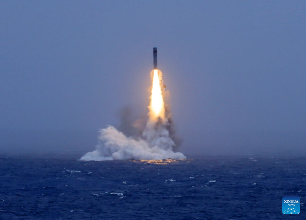 7.7中国海军成功组织潜射战略导弹试射1.jpeg
