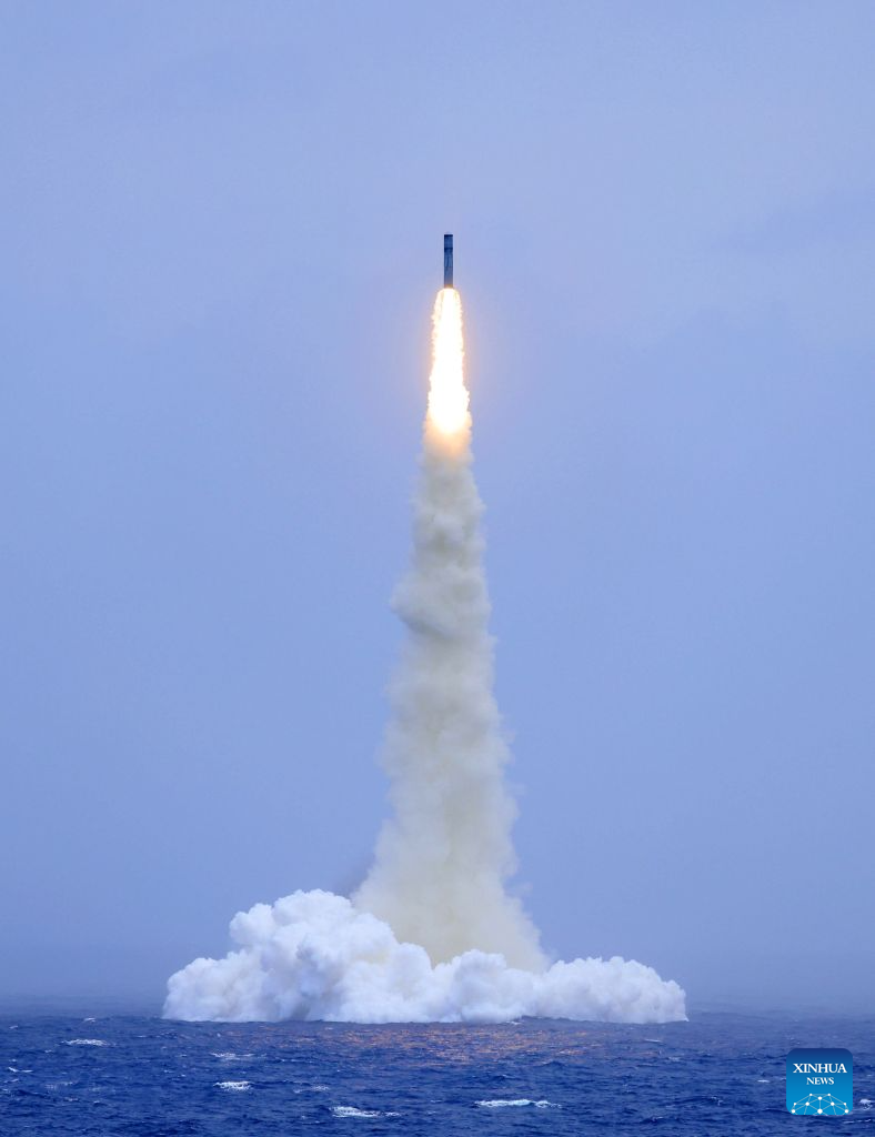 7.7中国海军成功组织潜射战略导弹试射2.jpeg
