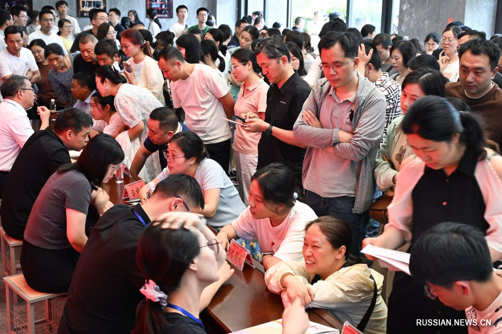 7.7高校专业结构调整:中国考生将“押注”于哪些专业?2.jpg
