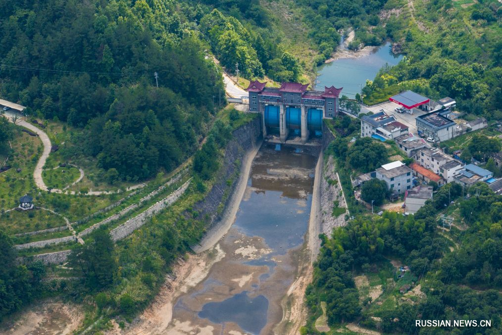 7.13台风“巴威”两次登陆浙江沿海 中东部地区有大范围降水1.jpg