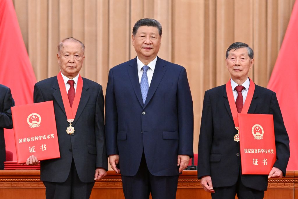 7.9习近平出席国家科学技术奖励大会两院院士大会中国科协第十一次全国代表大会并发表重要讲话2.jpeg