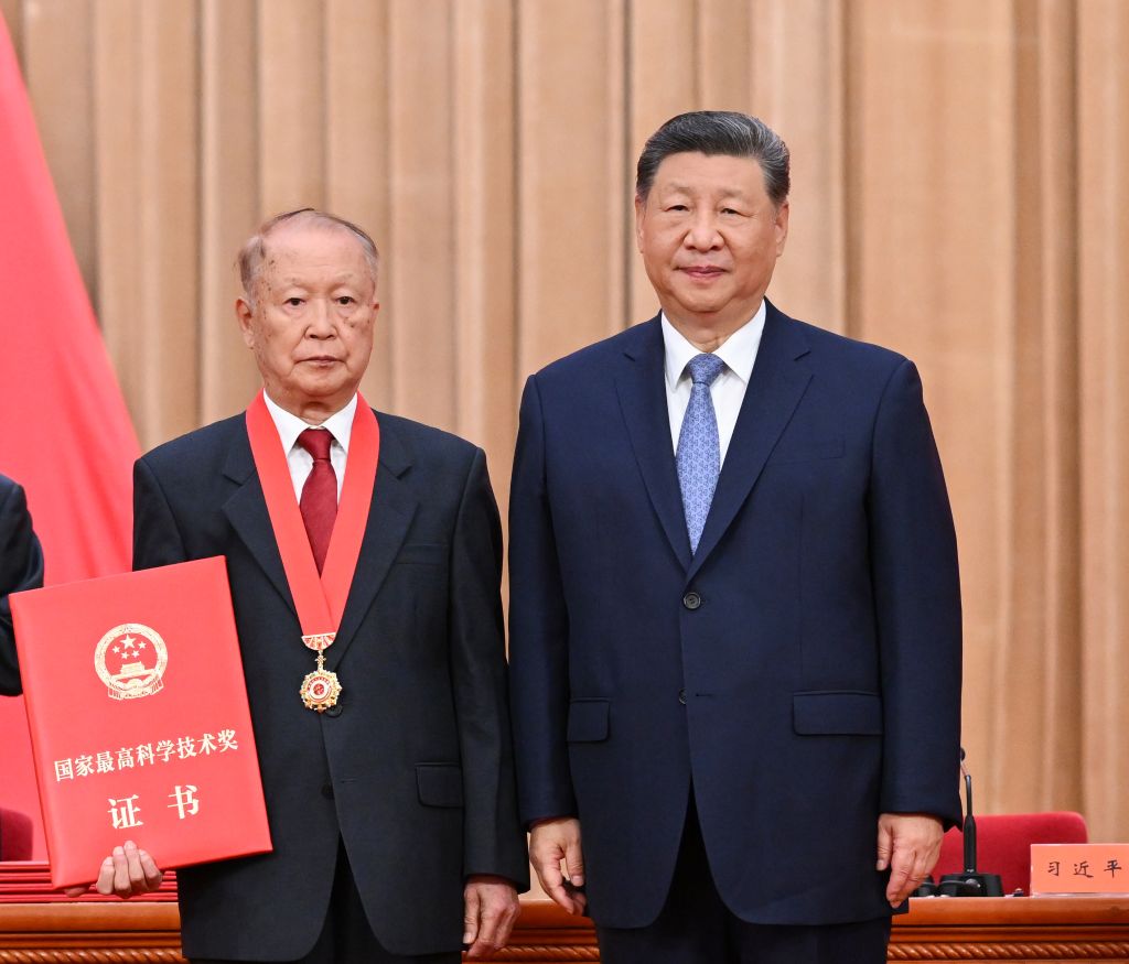 7.9习近平出席国家科学技术奖励大会两院院士大会中国科协第十一次全国代表大会并发表重要讲话6.jpeg