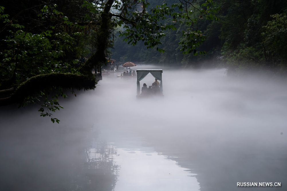 7.17清凉秘境引客来!鹤峰屏山峡谷开启夏日避暑热潮1.jpg