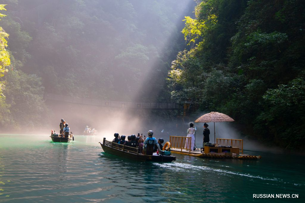 7.17清凉秘境引客来!鹤峰屏山峡谷开启夏日避暑热潮3.jpg