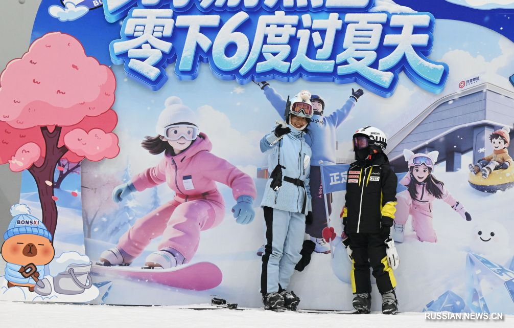 7.23河北石家庄夏日冰雪经济热4.jpg
