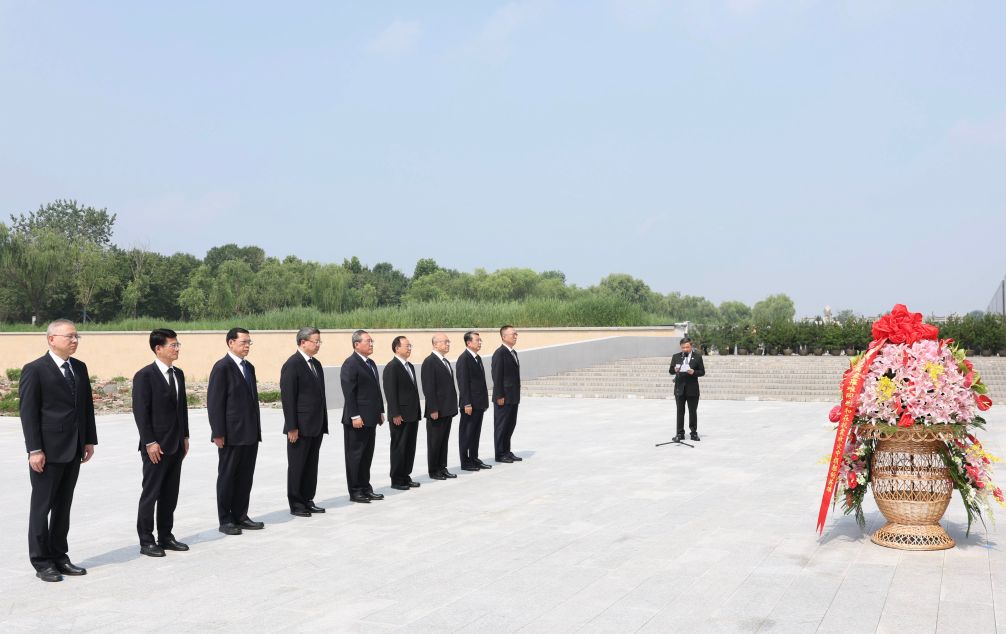 7.29李强在河北唐山调研慰问时强调 持续提升防灾减灾救灾能力 切实保障人民群众生命财产安全1.jpeg