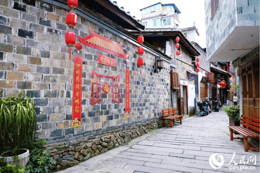 8.3宁德市拥有460年历史的鹏程街区既保留了历史风貌,又焕发了新生1.jpg