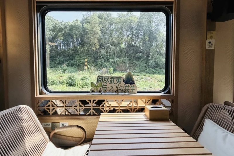 8.4福建首列主题观光列车开行,旅途即风景,乘车即游玩3.jpg
