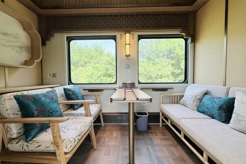 8.4福建首列主题观光列车开行,旅途即风景,乘车即游玩7.jpg
