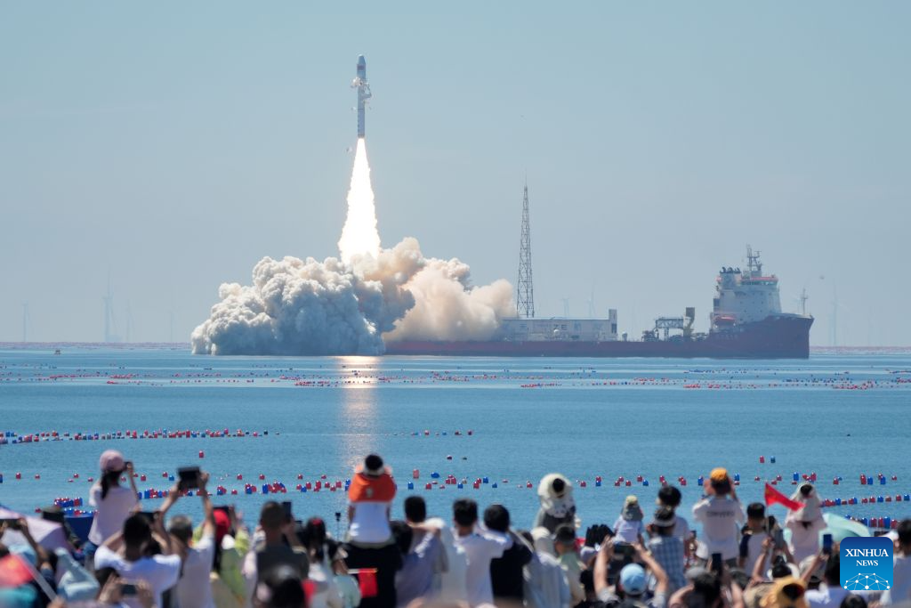 8.6捷龙三号火箭海上发射成功 一箭双星送入预定轨道3.jpeg