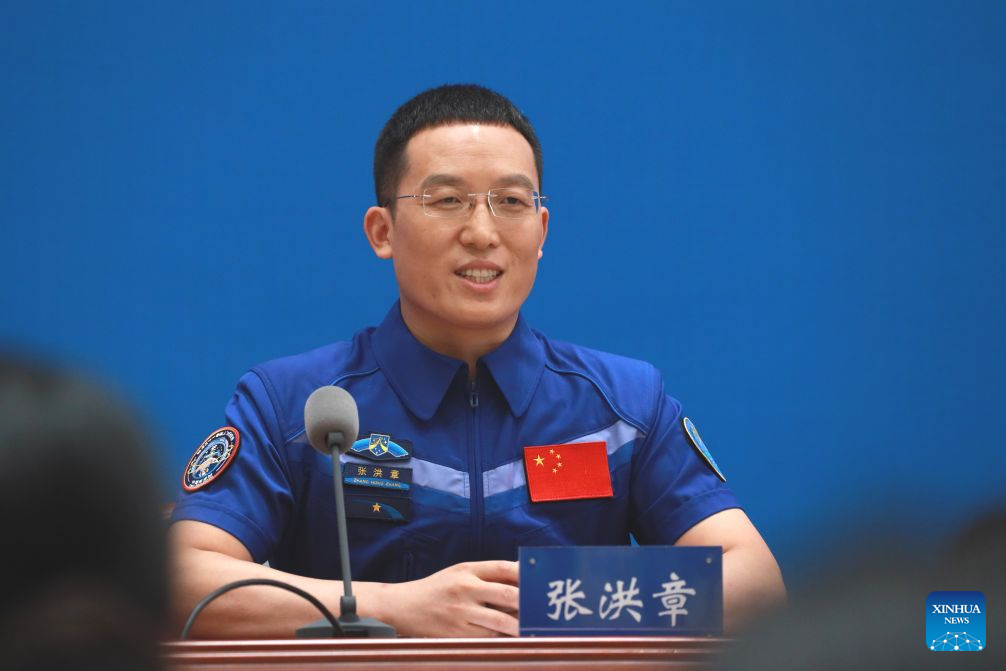 8.6神舟二十一号航天员乘组返回后与记者见面会在北京航天城举行3.jpeg