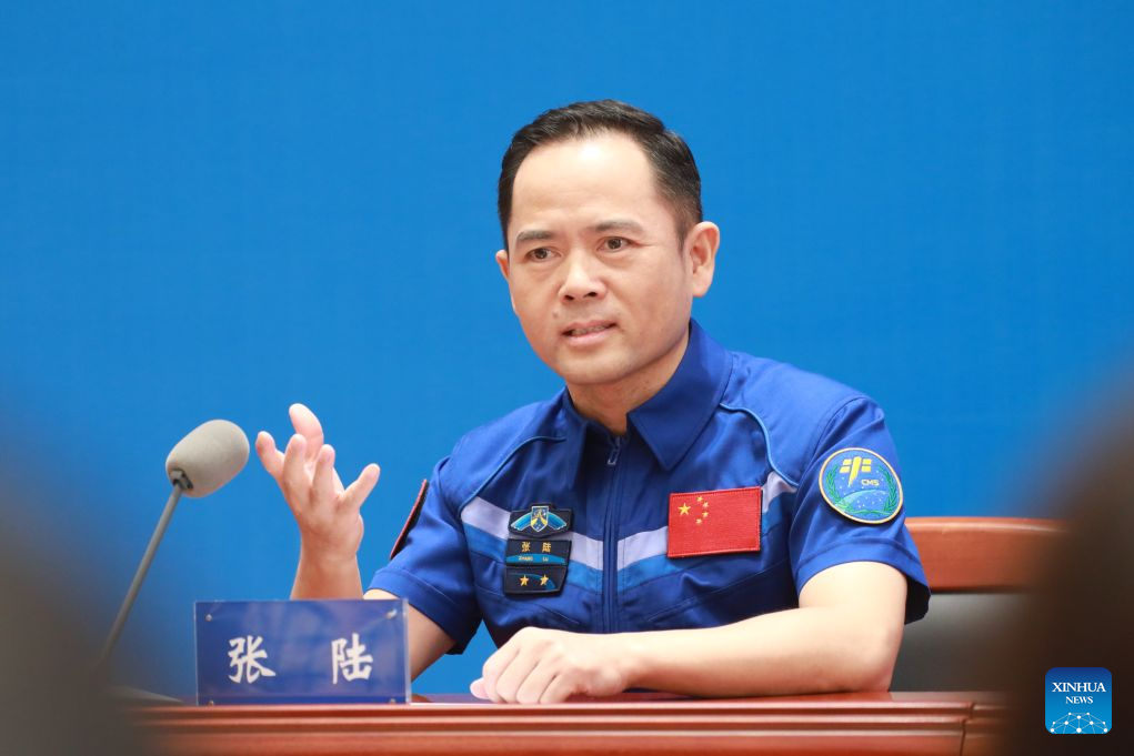 8.6神舟二十一号航天员乘组返回后与记者见面会在北京航天城举行1.jpeg