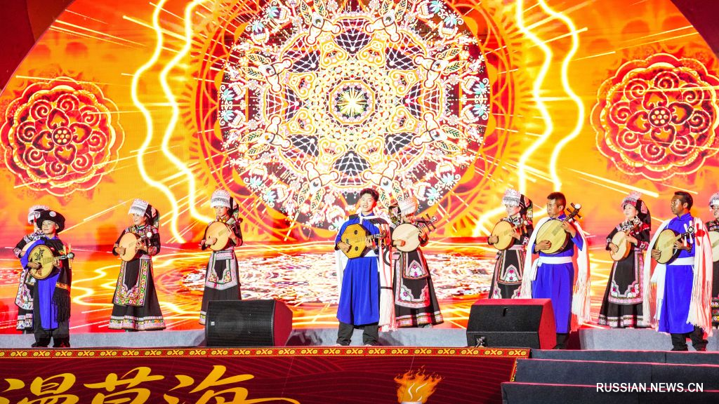 中国西南韦宁小镇夏季游客流量高峰5.jpg