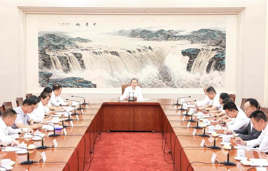 8.27赵乐际同全国人大常委会会议列席代表座谈时强调 密切联系群众 履行代表职责 为扎实推进乡村全面振兴作出新贡献.jpeg