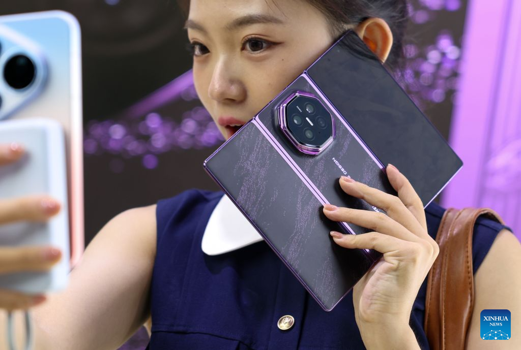 9.8华为时隔六年再次发布高性能芯片3.jpeg