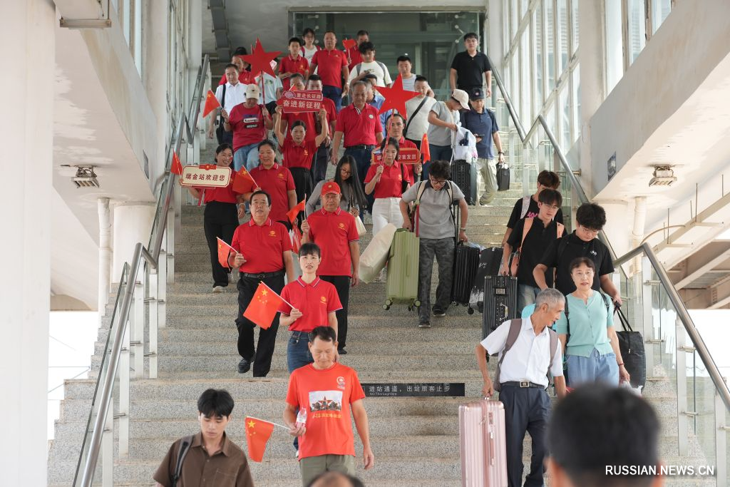 9.8中国革命圣地瑞金与延安实现高铁直达7.jpg