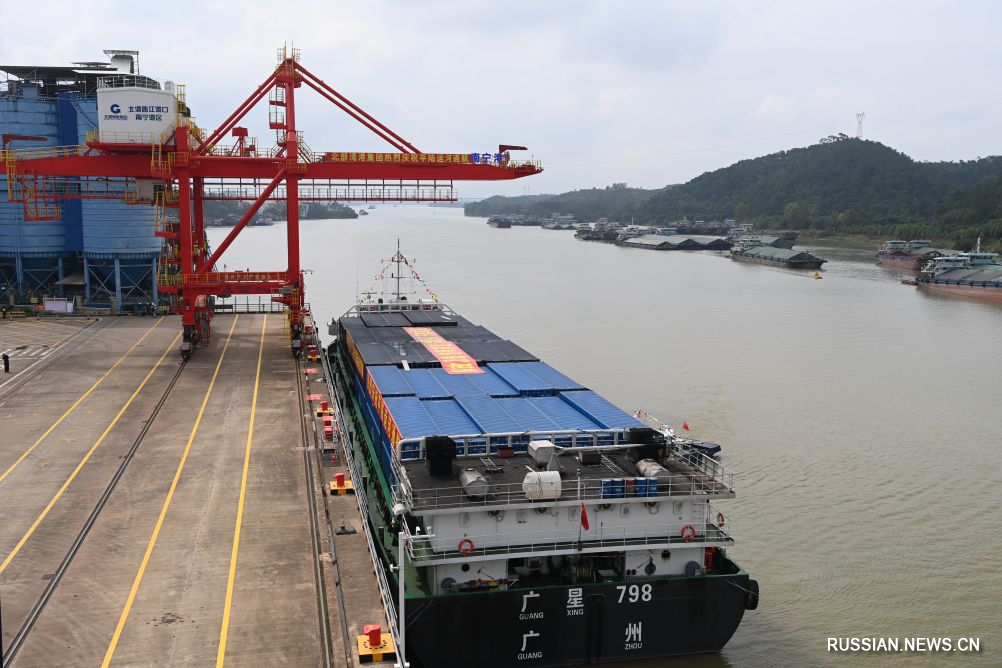 9.17平陆运河通航 中国建成西南地区通往东盟新通道8.jpg