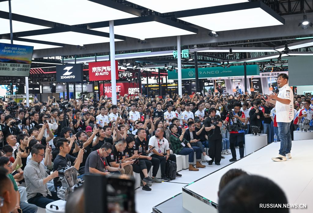 9.21重庆:第24届中国国际摩托车博览会举行4.jpg