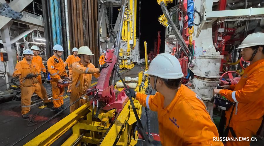 9.29“梦想”号深海钻探取心达5000米级2.jpg