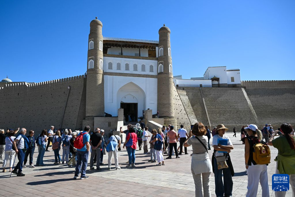 10.9中国和中亚之间的旅游交流继续增长势头1.jpg