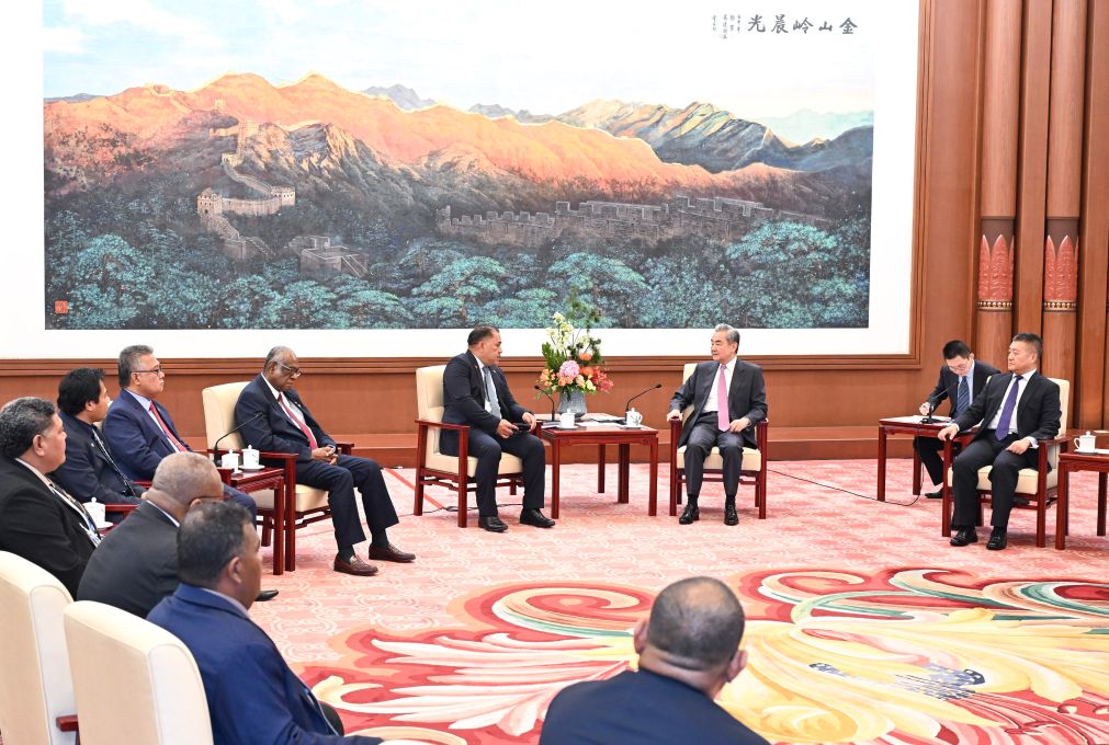 10.10王毅会见太平洋岛国政治家联合考察团.jpg