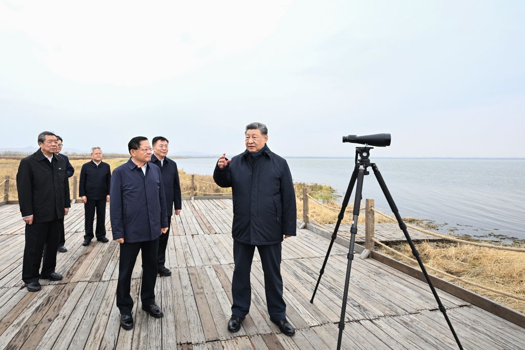 10.19习近平在内蒙古乌兰察布考察时强调 统筹高质量发展和高水平保护 坚定不移走生态优先绿色发展之路1.jpg