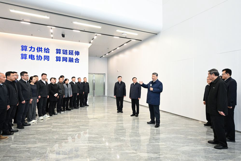 10.19习近平在内蒙古乌兰察布考察时强调 统筹高质量发展和高水平保护 坚定不移走生态优先绿色发展之路2.jpg