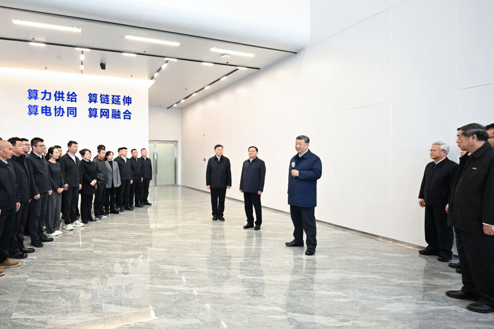 10.19习近平在内蒙古乌兰察布考察时强调 统筹高质量发展和高水平保护 坚定不移走生态优先绿色发展之路9.jpg